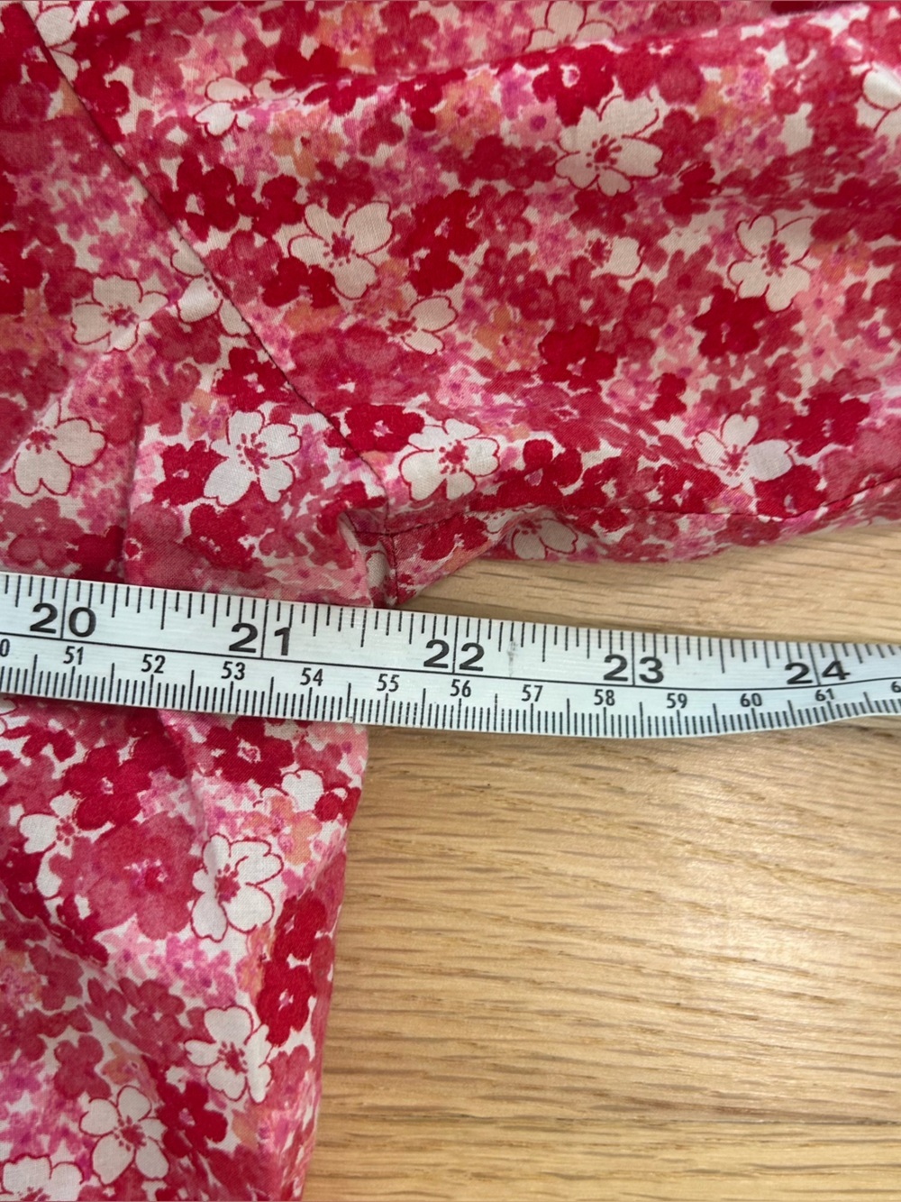 Hyacinth House Red and Pink Floral V-Neck Colleen Blouse Sz Small Tuckernuck - Picture 10 of 11